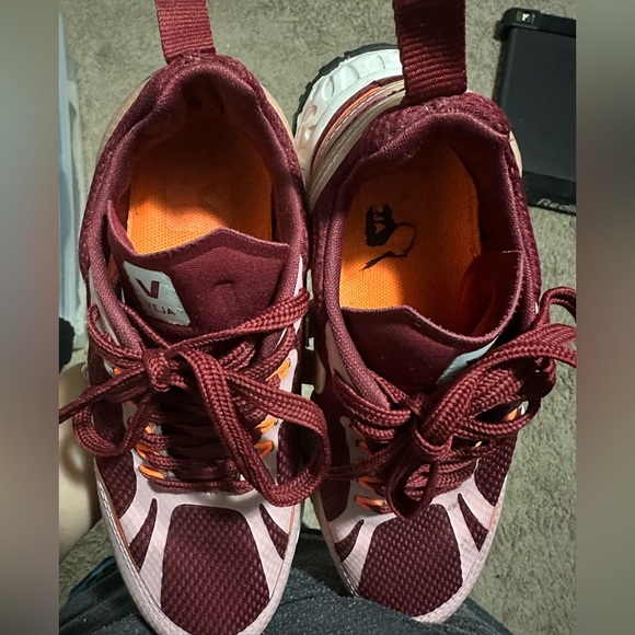 Veja Women's Sneakers! - Picture 9 of 13